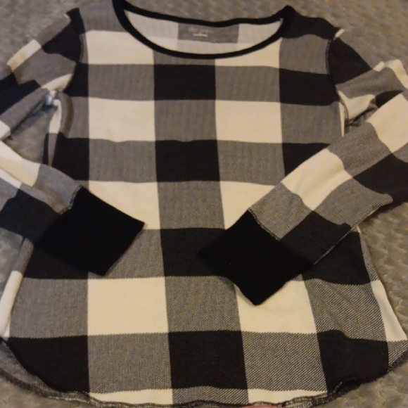 Old Navy Tops - Old Navy Black/Grey and White Checkered Long Sleeve Top